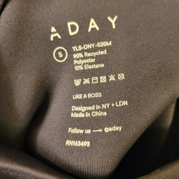 A Day Sleek Black Sleeveless Top – Effortless Minimalist Style - Picture 3 of 3